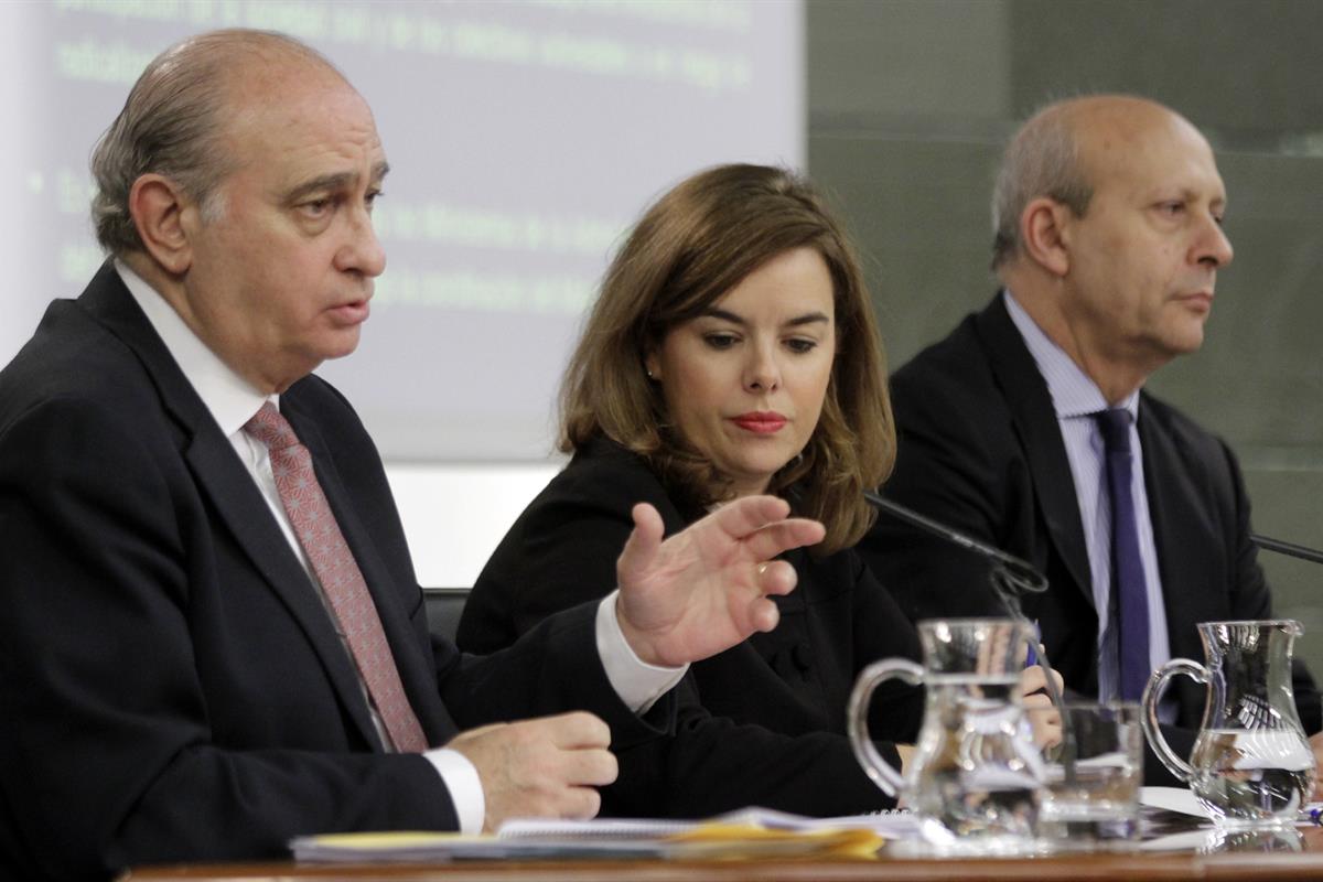 30/01/2015. Consejo de Ministros: Sáenz de Santamaría, Wert y Fernández Díaz. La vicepresidenta del Gobierno, ministra de la Presidencia y p...
